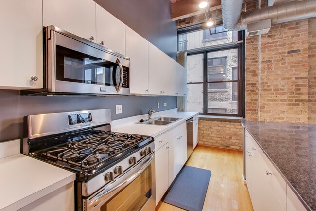 Photo - 375 W Erie St Unidad 522