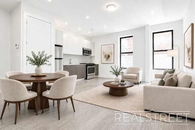 Building Photo - Gorgeous Spacious 3 Bedroom in Prime Crown Heights
