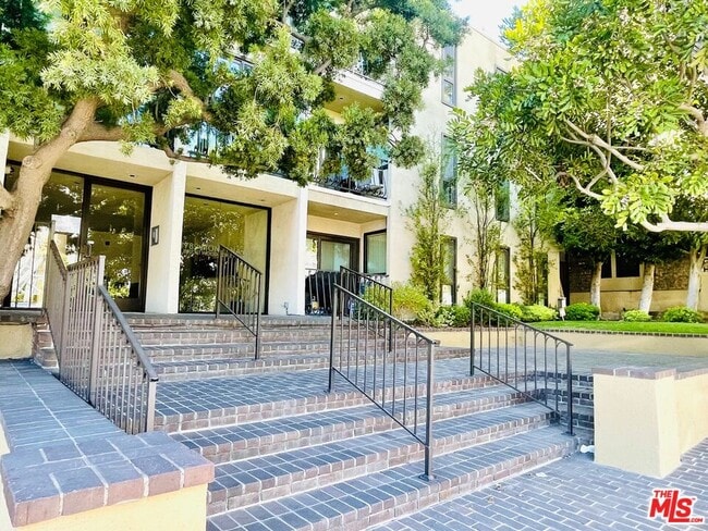 Building Photo - 11789 Montana Ave Unit 12 Rental