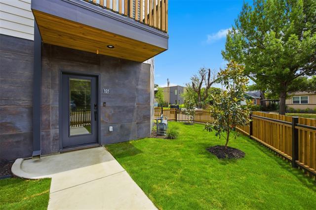 Photo - 4605 Belmont Ave