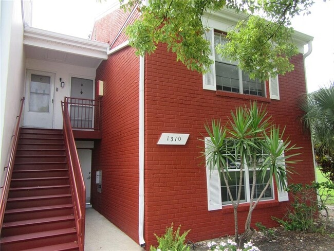 Building Photo - 1310 83rd Ave N Unit D