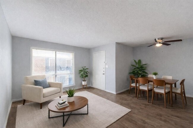 Photo - 100 Uhland Rd