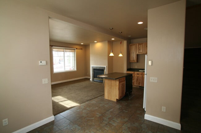 Photo - Matheson Way Townhouse Unidad 770