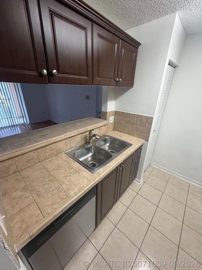 1739 Village Blvd Unidad 307