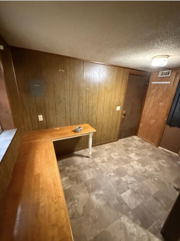 Photo - 751 E Broadway St