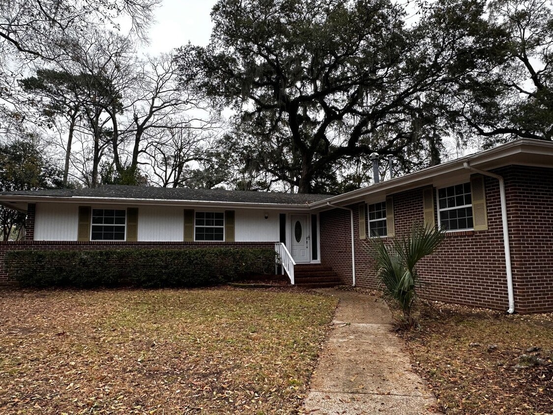 Photo - 2101 Mulberry Boulevard - Spacious Family Home Available Now