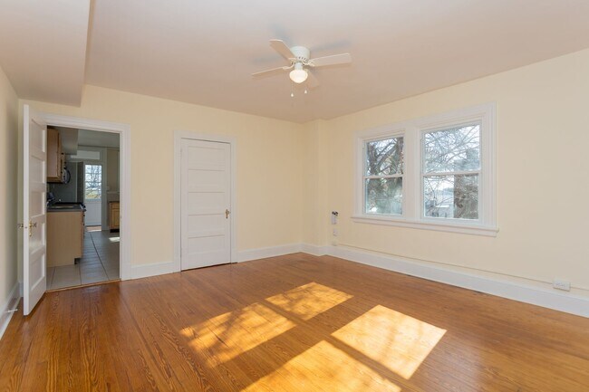 Photo - 412 W Marshall St Unit 1