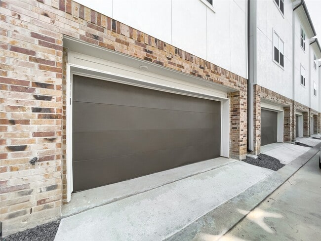 Photo - 1276 N Post Oak Rd