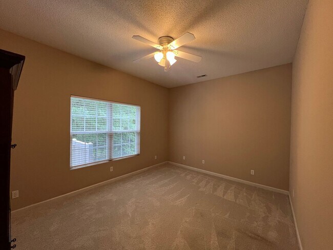 Photo - Beautifully maintained home