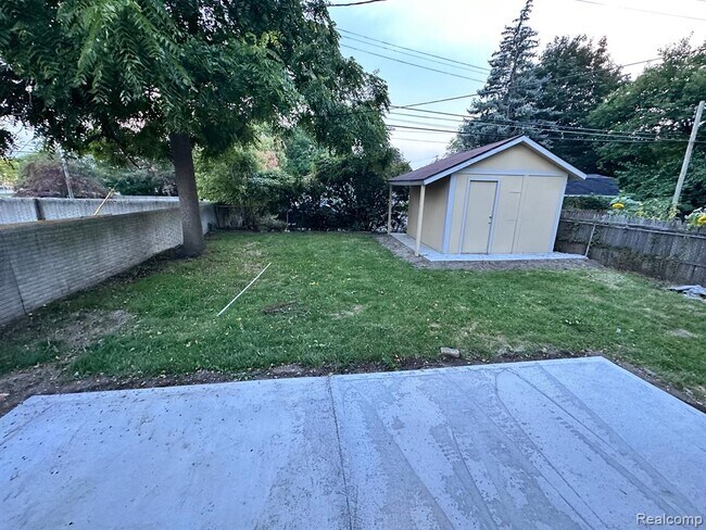 Photo - 20731 Ontaga St