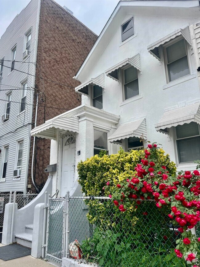 Building Photo - 150 19th St Unit 1 Rental