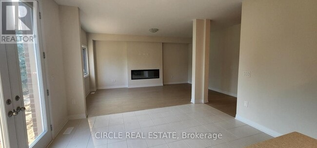 Photo - 253 Dingman St