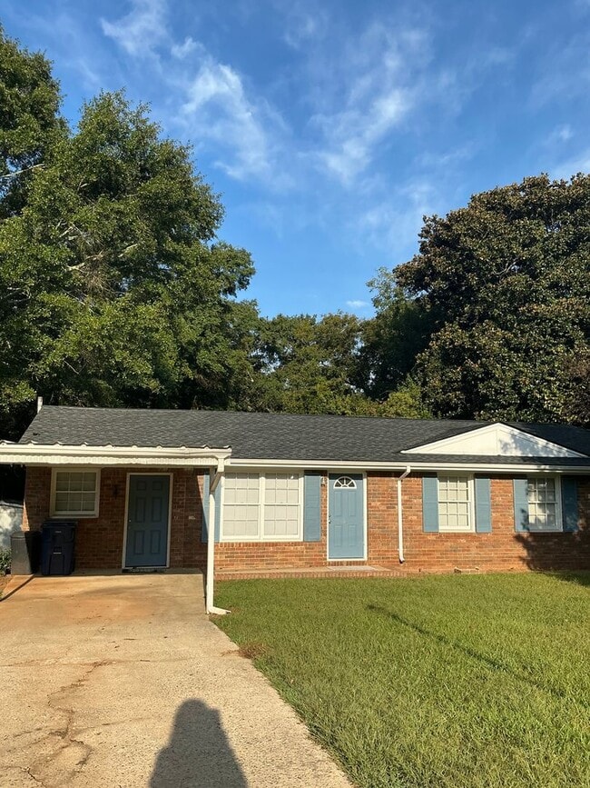 Photo - 3 BR/ 2 BA Close to Downtown Watkinsville ...