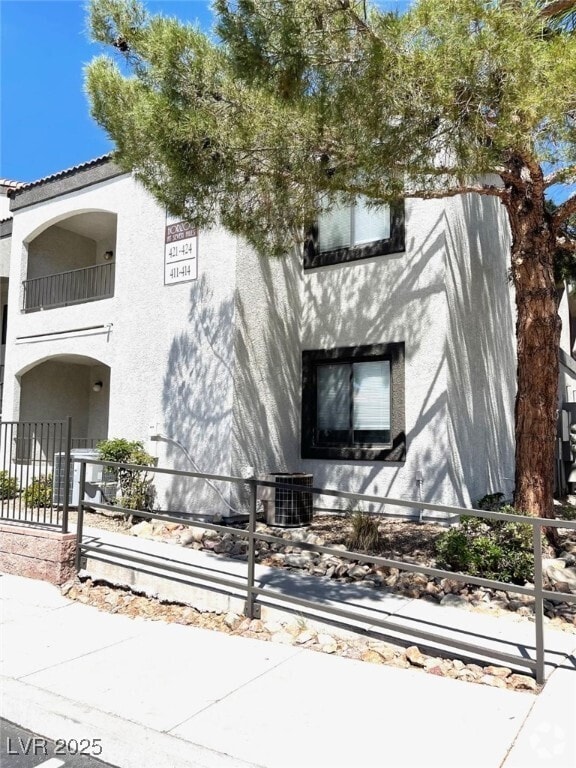 Building Photo - 950 Seven Hills Dr Unit 422 Rental