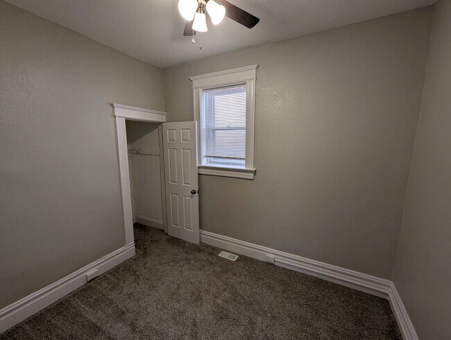 Photo - 3104 Keokuk St Unidad 1