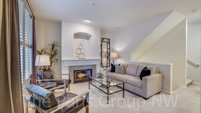 Exceptional Kirkland TH in Sought After Lo... - Exceptional Kirkland TH in Sought After Lo... Townhome