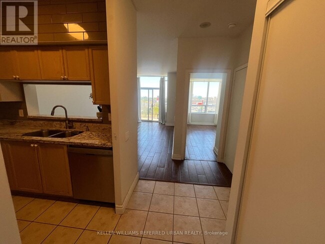 Photo - 650 Lawrence Ave W Unit 813