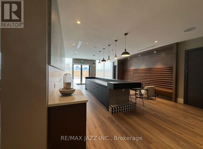 Photo - 2545 Simcoe St N Unité 1508