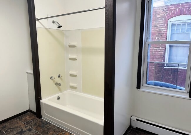 Photo - 118 S 2nd St