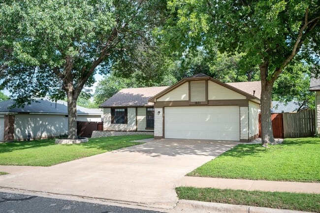 Photo - 1601 Primrose Trail