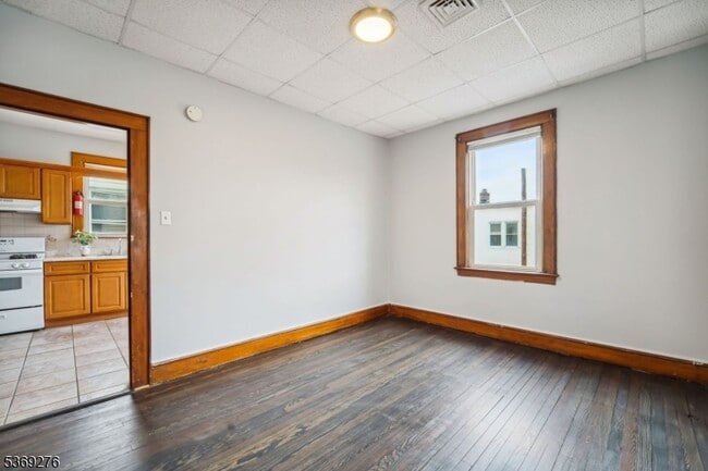 Photo - 410 E Kinney St