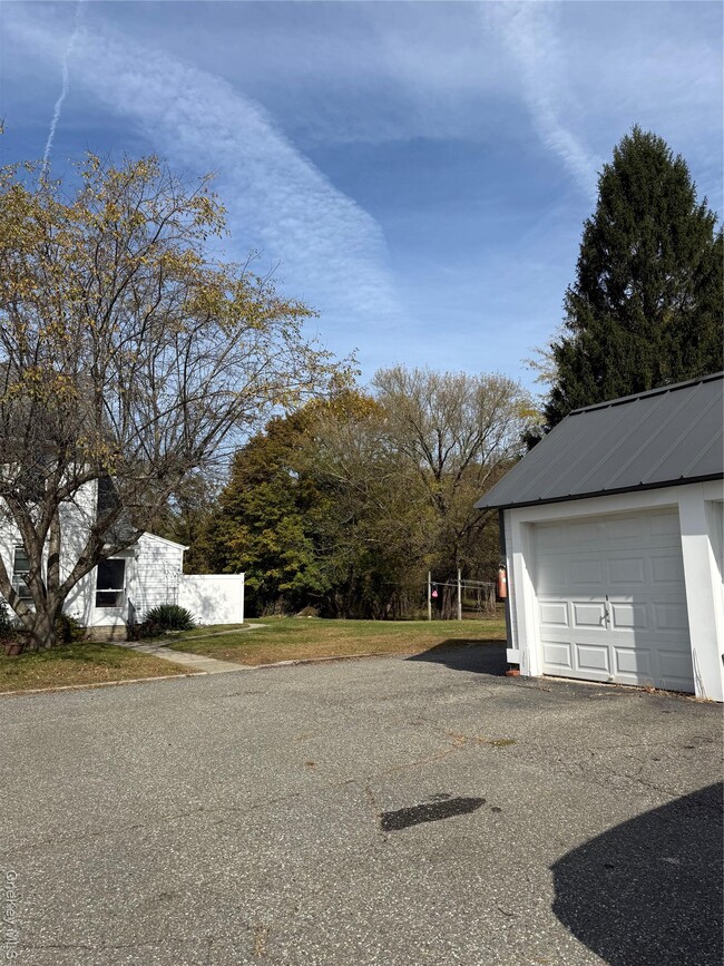 Photo - 50 Hurds Corners Rd Unit 8