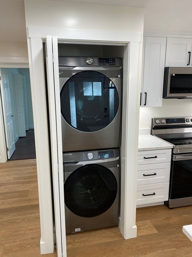 Photo - Light and Bright Basement apartment