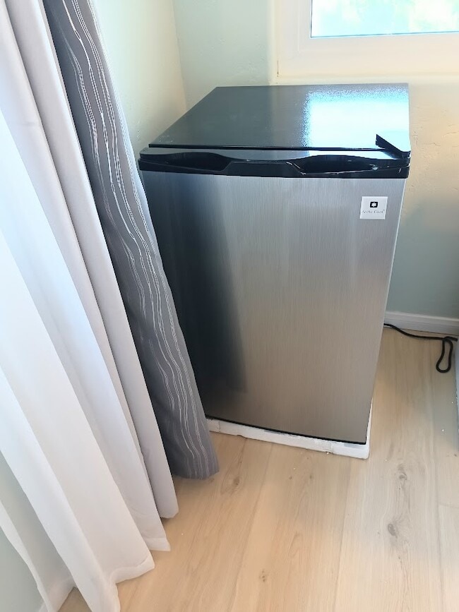 Photo - 1620-1624 York Dr