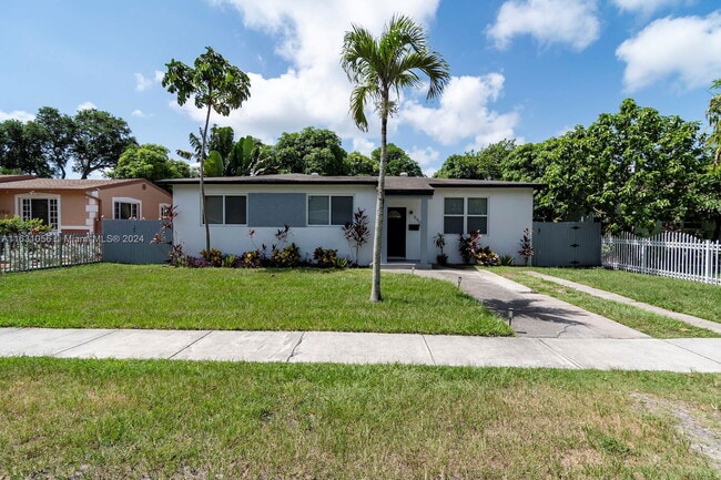 Photo - 840 NE 158th St