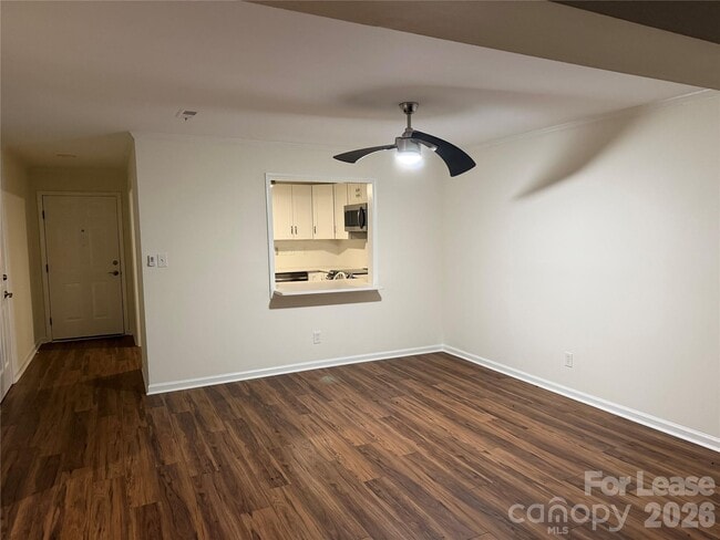 Photo - 225 S Chase St