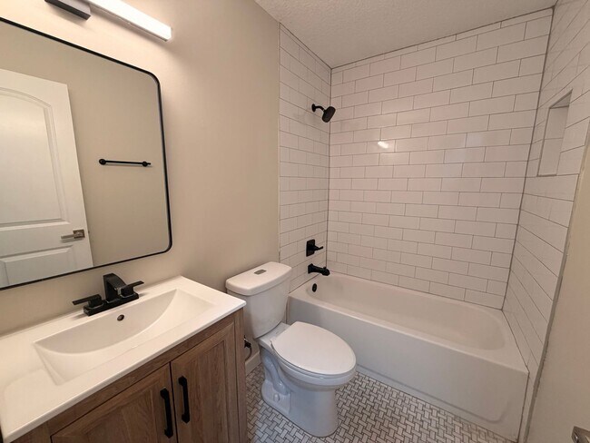 Photo - 1700 Main St Unidad 1700 Main St-  1720