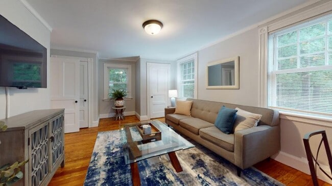 Photo - 3 bedroom in Newton MA 02458