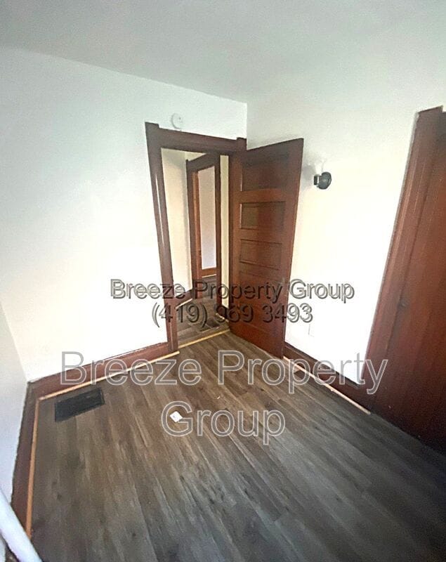 Photo - 220 E Pearl St