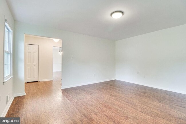 Photo - 4809 Tabard Pl