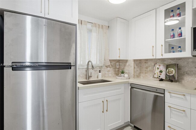 Photo - 1345 Lincoln Rd Unit 1006