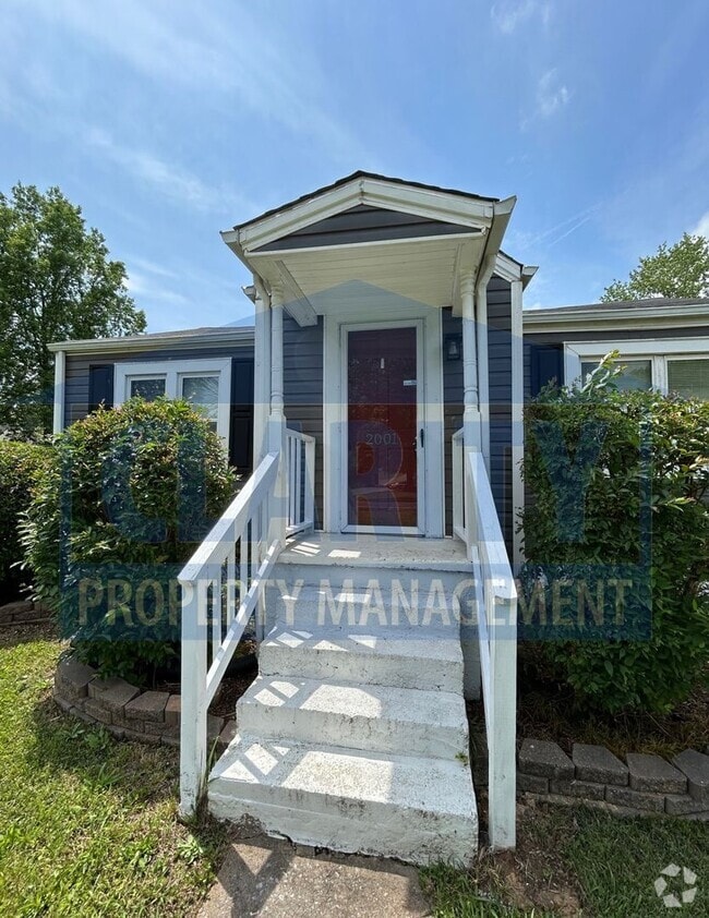 Building Photo - Centrally located 3 bedroom home!