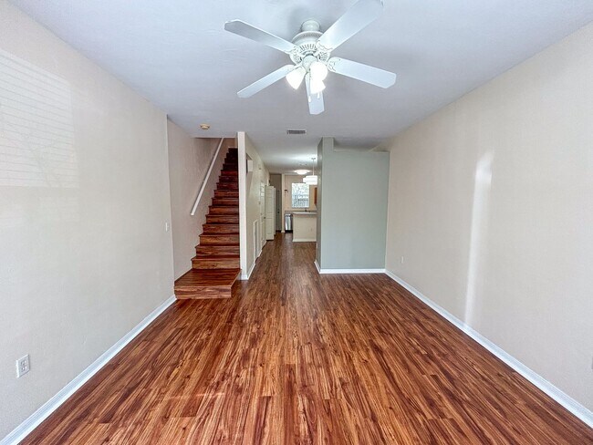 Photo - Kensington South #304