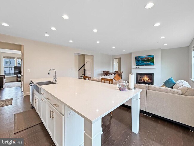 Photo - 221 Red Oak Ridge Pl