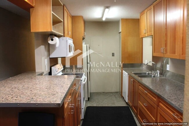 Photo - 1 Bedroom, 1 Bathroom Condo – Approx. 605 Sq. Ft.