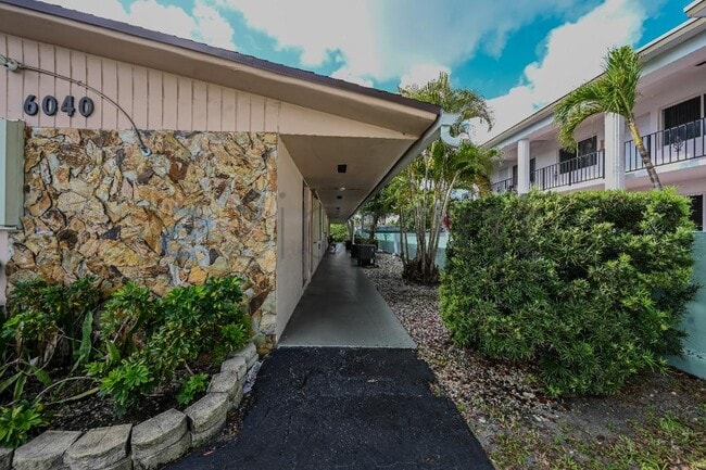 Photo - 6040 SW 26th St