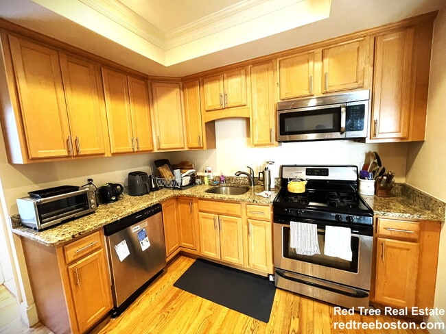 Photo - 27 Lothrop St Unit U2