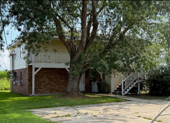 Building Photo - 210 Gloria St Unit 4