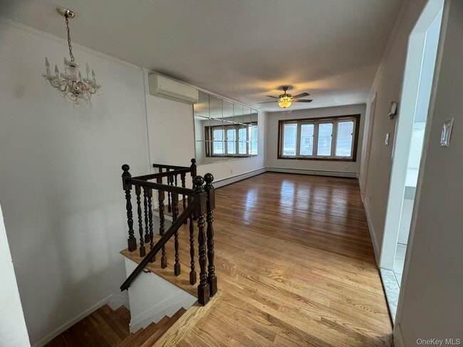 Photo - 47-19 213th St