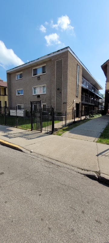 Photo - 6933 S Jeffery Blvd