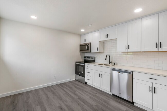 Photo - 549 Index Plz NE Unit A