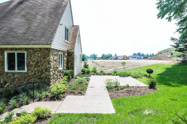 Photo - 3981 Willow Creek Dr