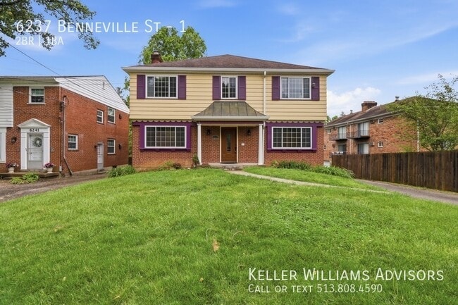 Building Photo - 6237 Benneville St Unit 1