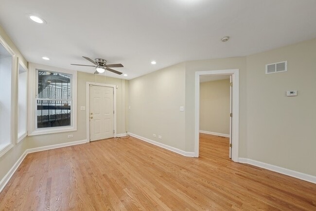 Photo - 1548 N Honore St Unit 1R