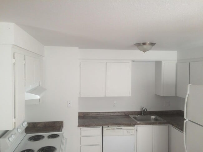 3050 Brittany Dr Unit 3050