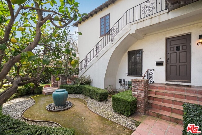 Building Photo - 1201 S Crescent Heights Blvd